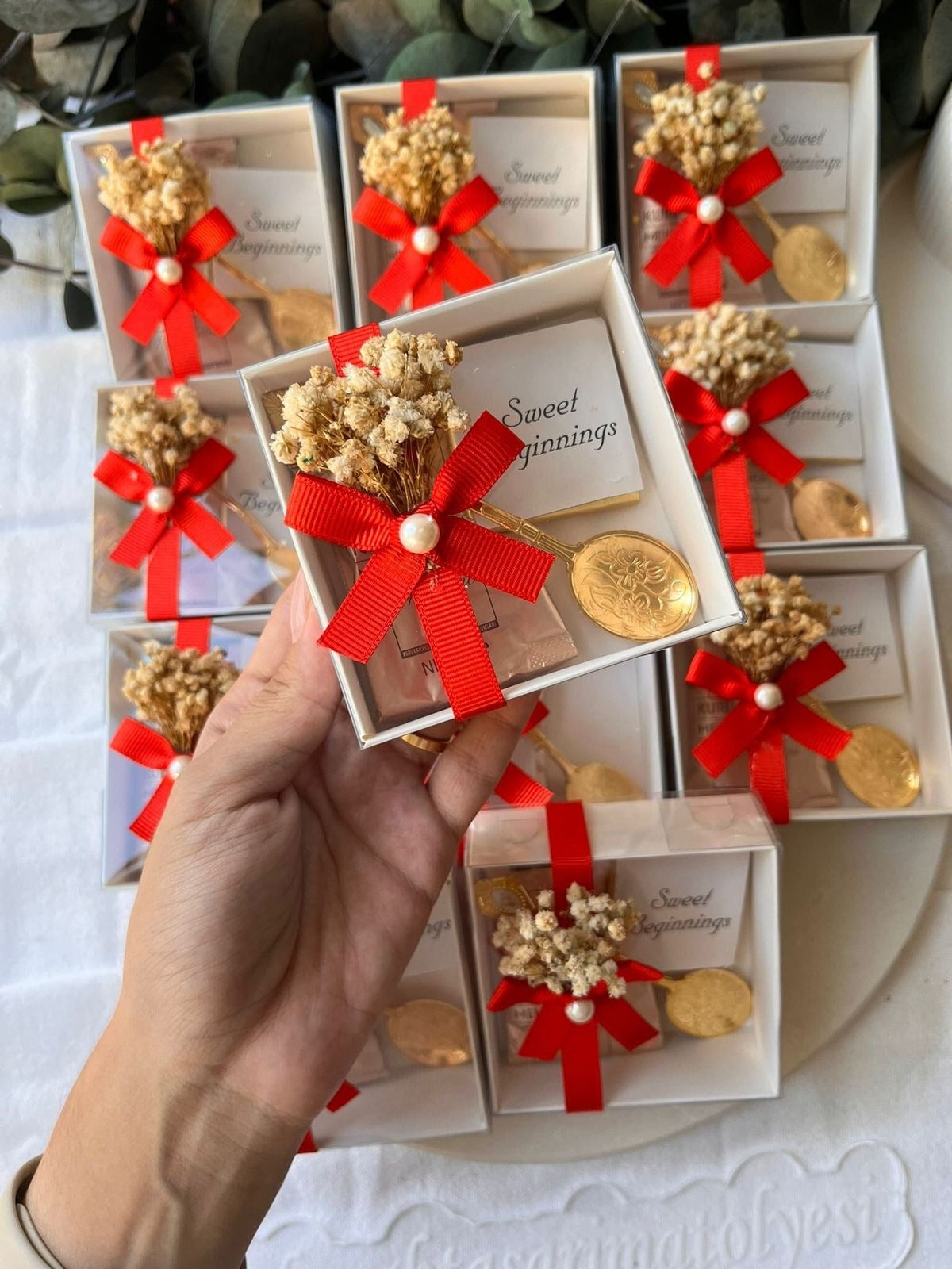 Sweet Boxes Favours Deal of (100Pcs)